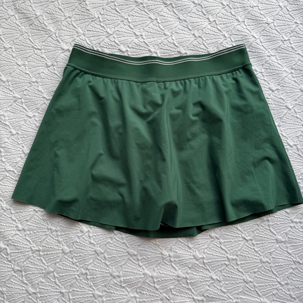 Athleta Forest Green Athletic Skort with Elastic Waistband